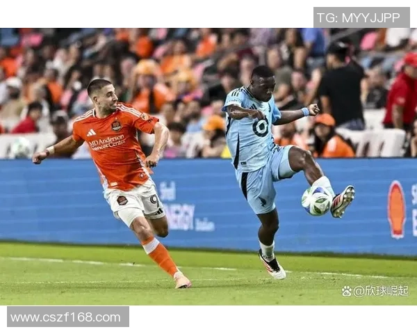 休斯顿队与明尼苏达联的激烈对决展现足球魅力与团队精神 休斯顿队与明尼苏达联的激烈对决展现足球魅力与团队精神