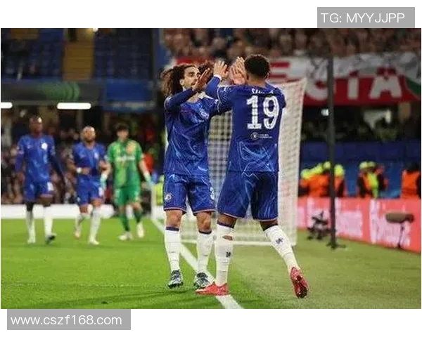 圣塔克拉与本菲卡的较量因争议判罚而腰斩球迷反应热烈 圣塔克拉与本菲卡的较量因争议判罚而腰斩球迷反应热烈